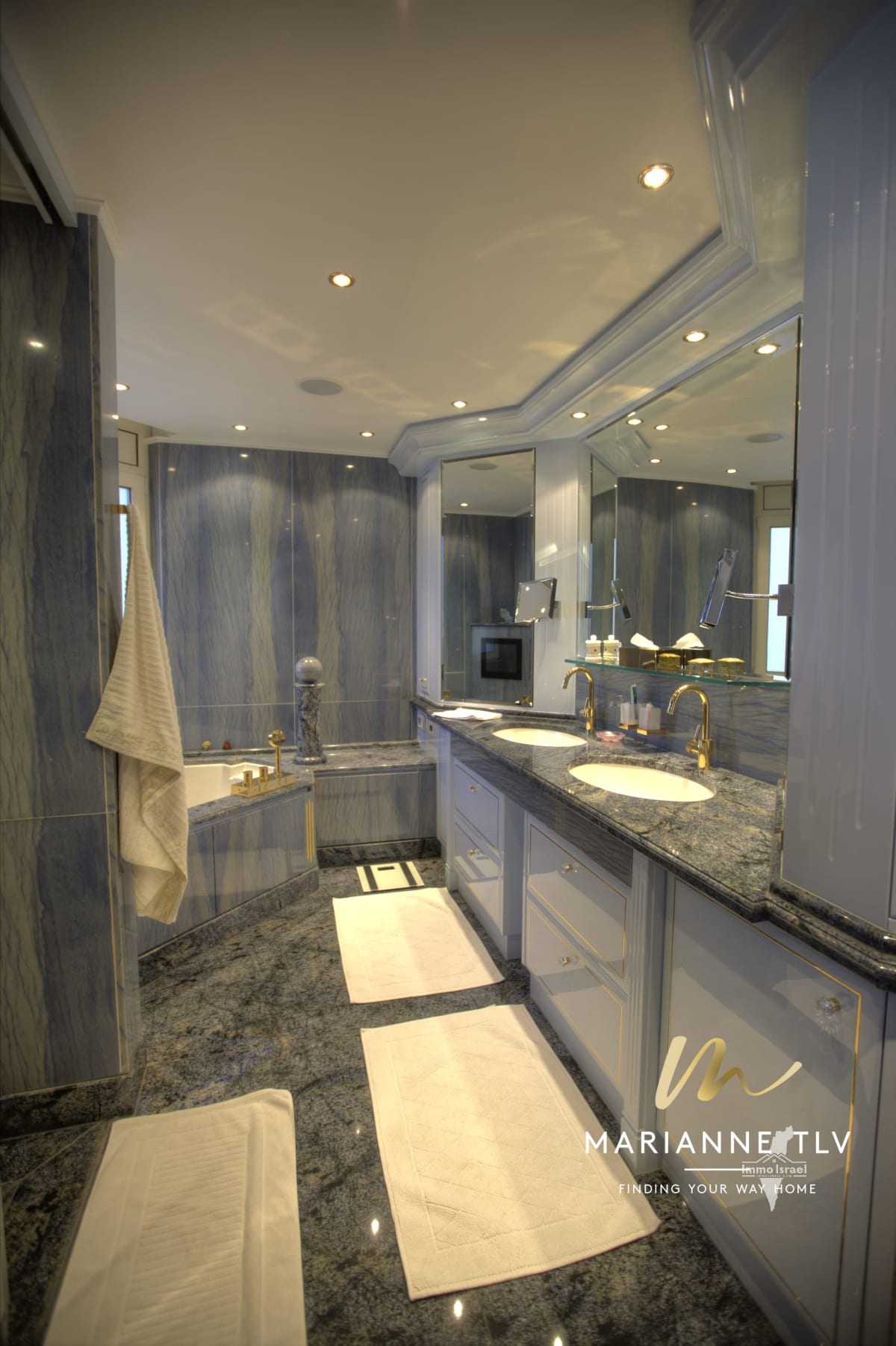 דירה 6 חדרים מול הים למכירה ברחוב יוטבת, תל אביב-יפו