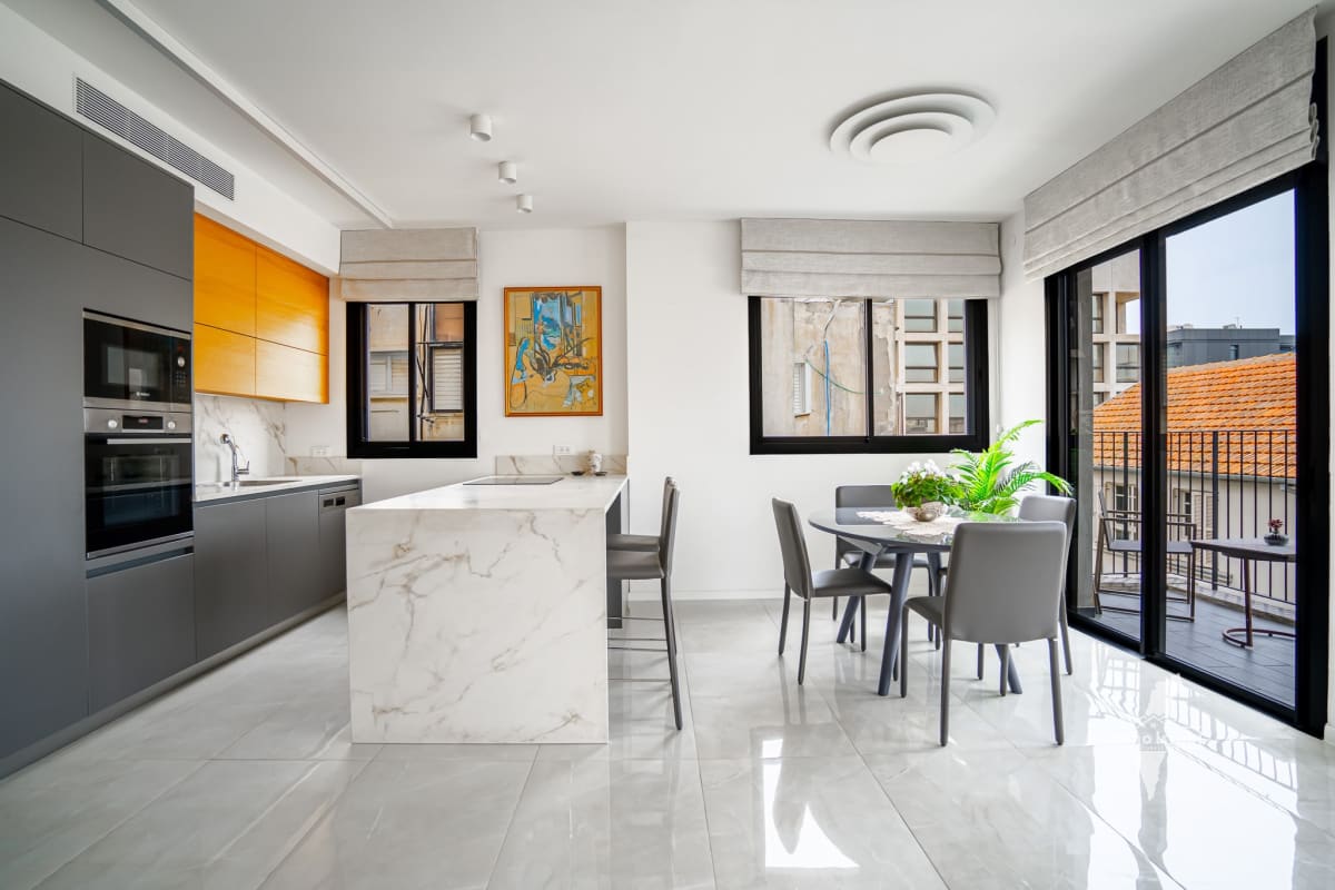 2-комнатная квартира на продажу в здании с исторической сохранностью на улице Грузенберг 21, Тель-Авив-Яффо