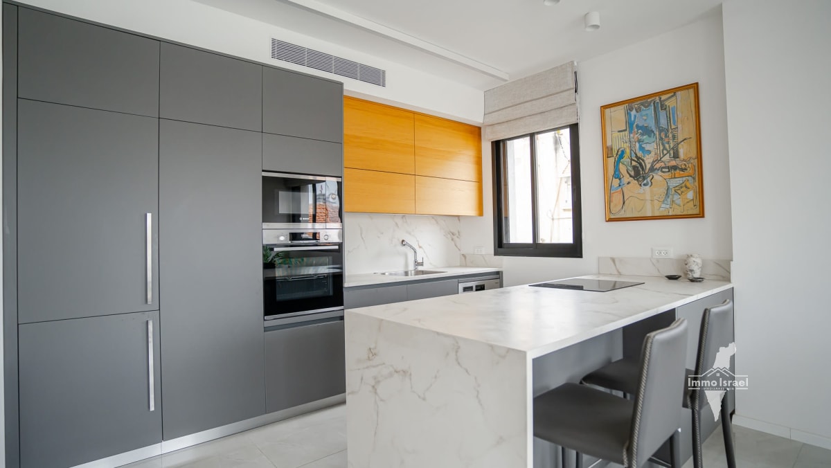 2-комнатная квартира на продажу в здании с исторической сохранностью на улице Грузенберг 21, Тель-Авив-Яффо