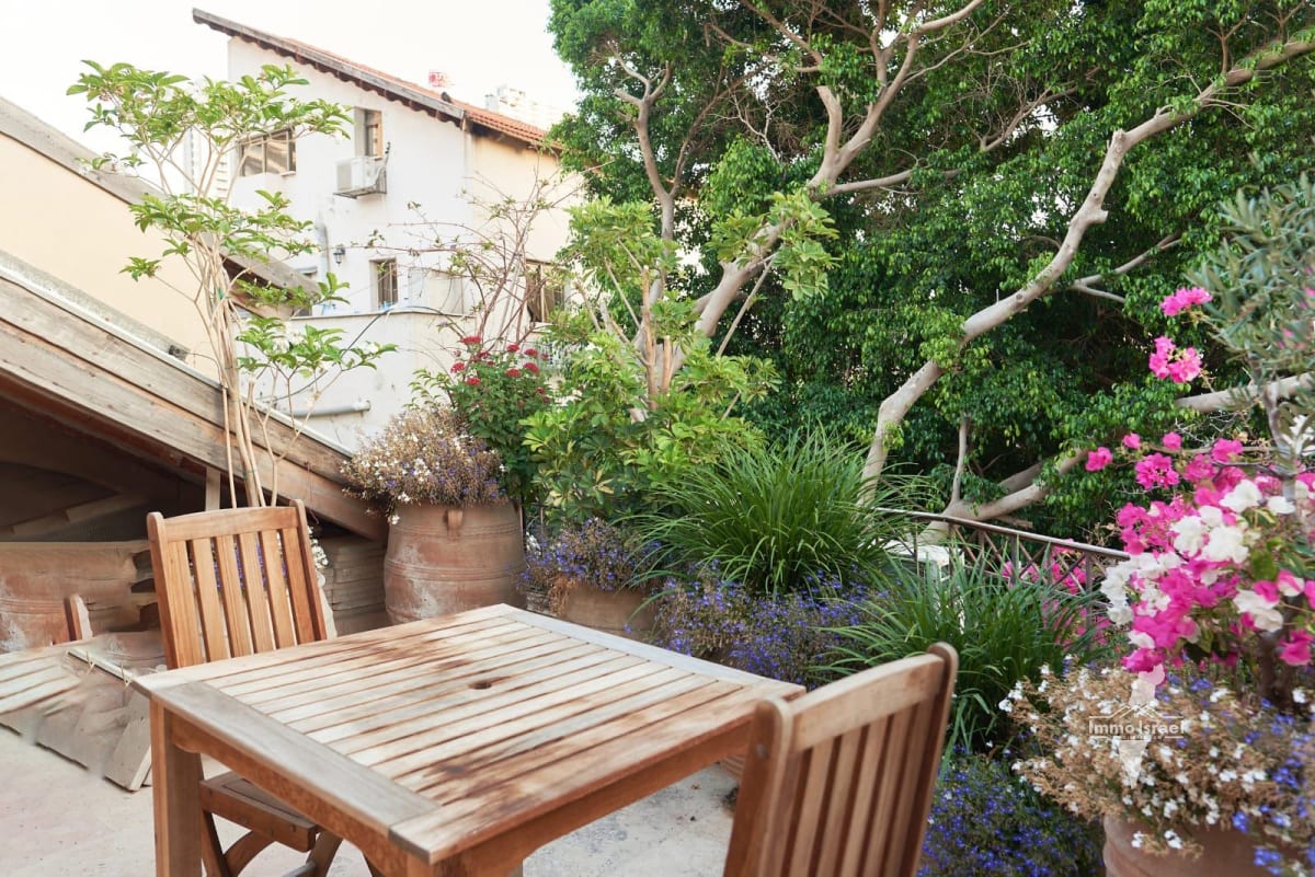 5-Room Duplex for Sale in a Historically Preserved Building at 42 Ha-Hermon Street, Tel Aviv-Yafo