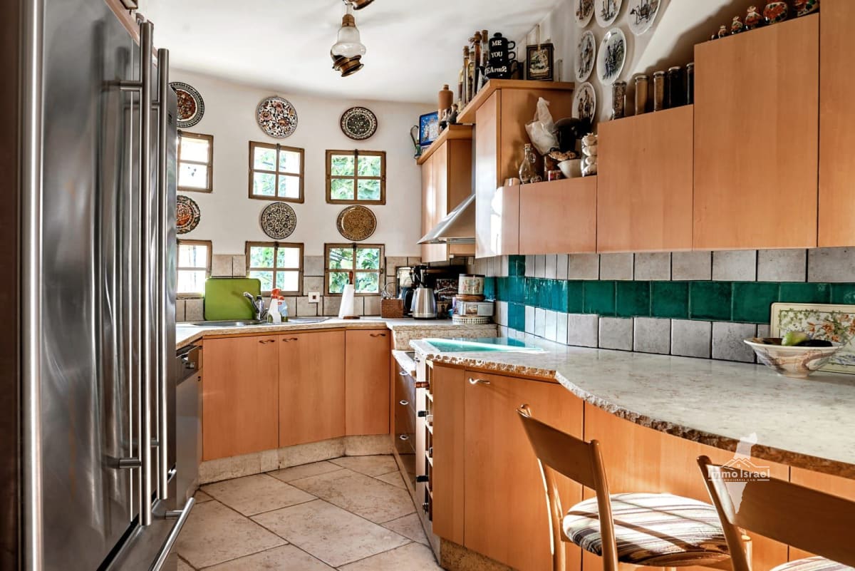 דופלקס 5 חדרים למכירה בבית עם שימור היסטורי ברחוב החרמון 42, תל אביב-יפו