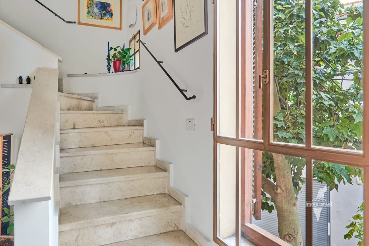 דופלקס 5 חדרים למכירה בבית עם שימור היסטורי ברחוב החרמון 42, תל אביב-יפו