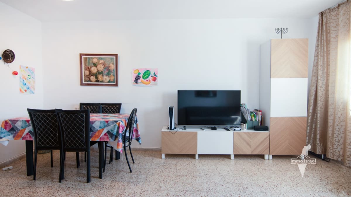 3-Room Apartment for Sale with Elevator at Rahvat Radak, Be'er Sheva