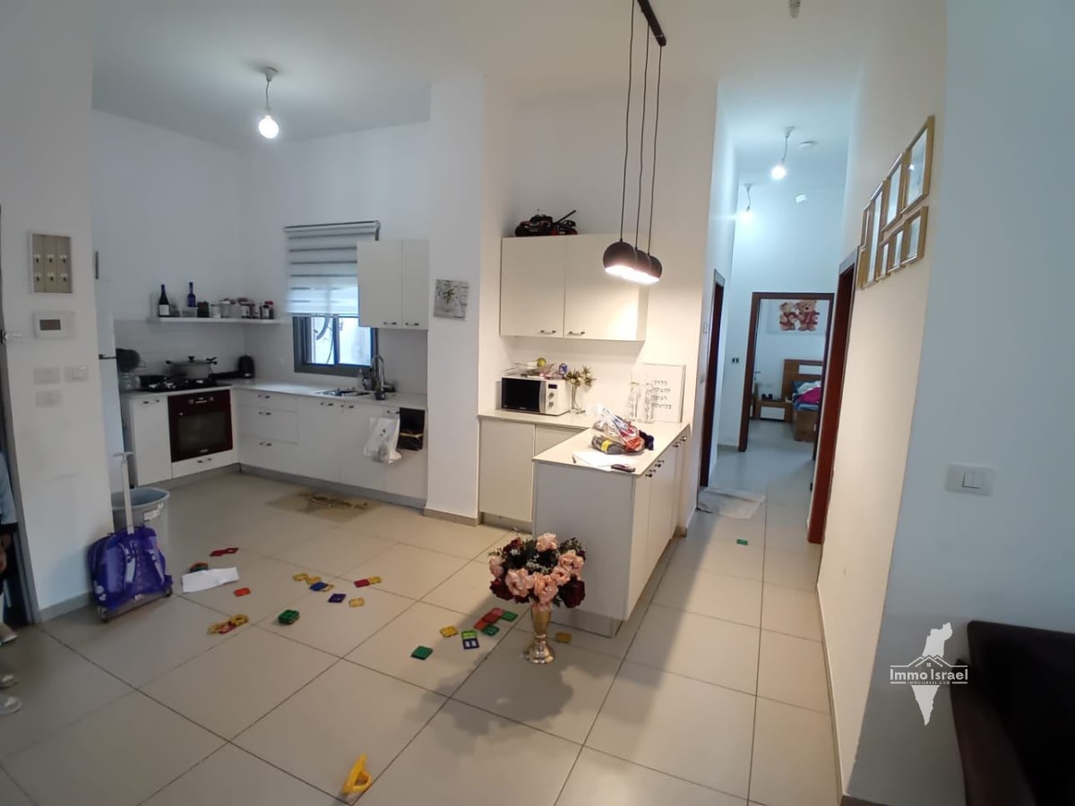 4-комнатная квартира с садом на продажу в районе Ха-Хореш, Хариш