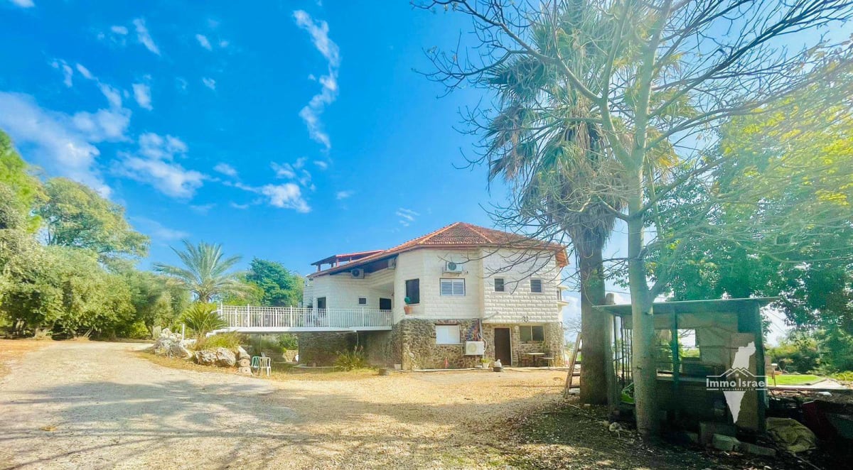 6-Dunam Estate with Panoramic View of the Kinneret and the Golan Heights in Chorazim