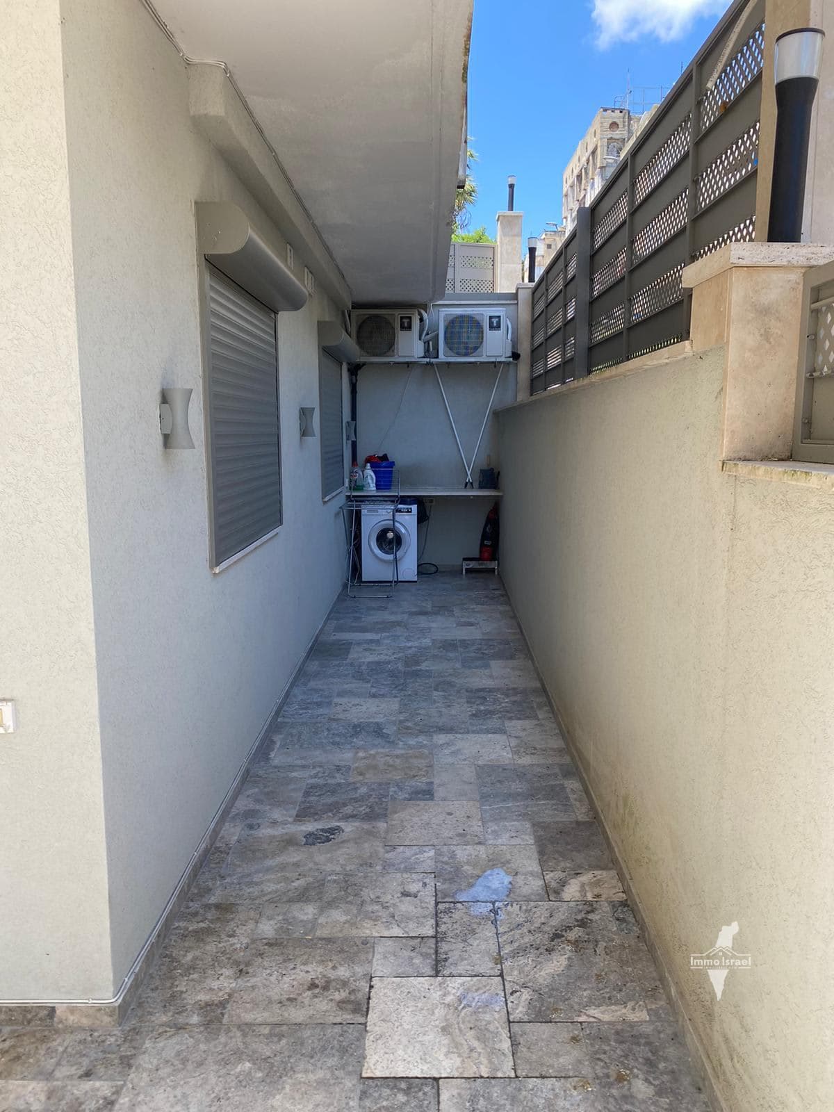 דירה מחולקת ל-3 יחידות להשקעה ברחוב בילו, חיפה