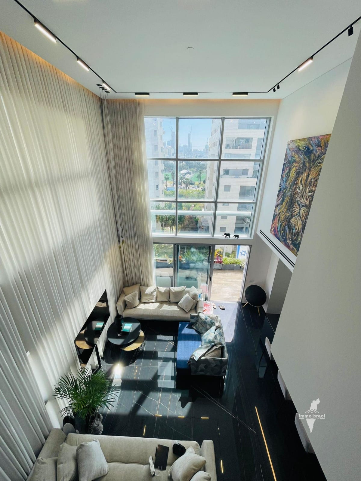 Beautiful 6-Room Duplex Apartment for Sale on Meir Ya'ari Street, Tel Aviv