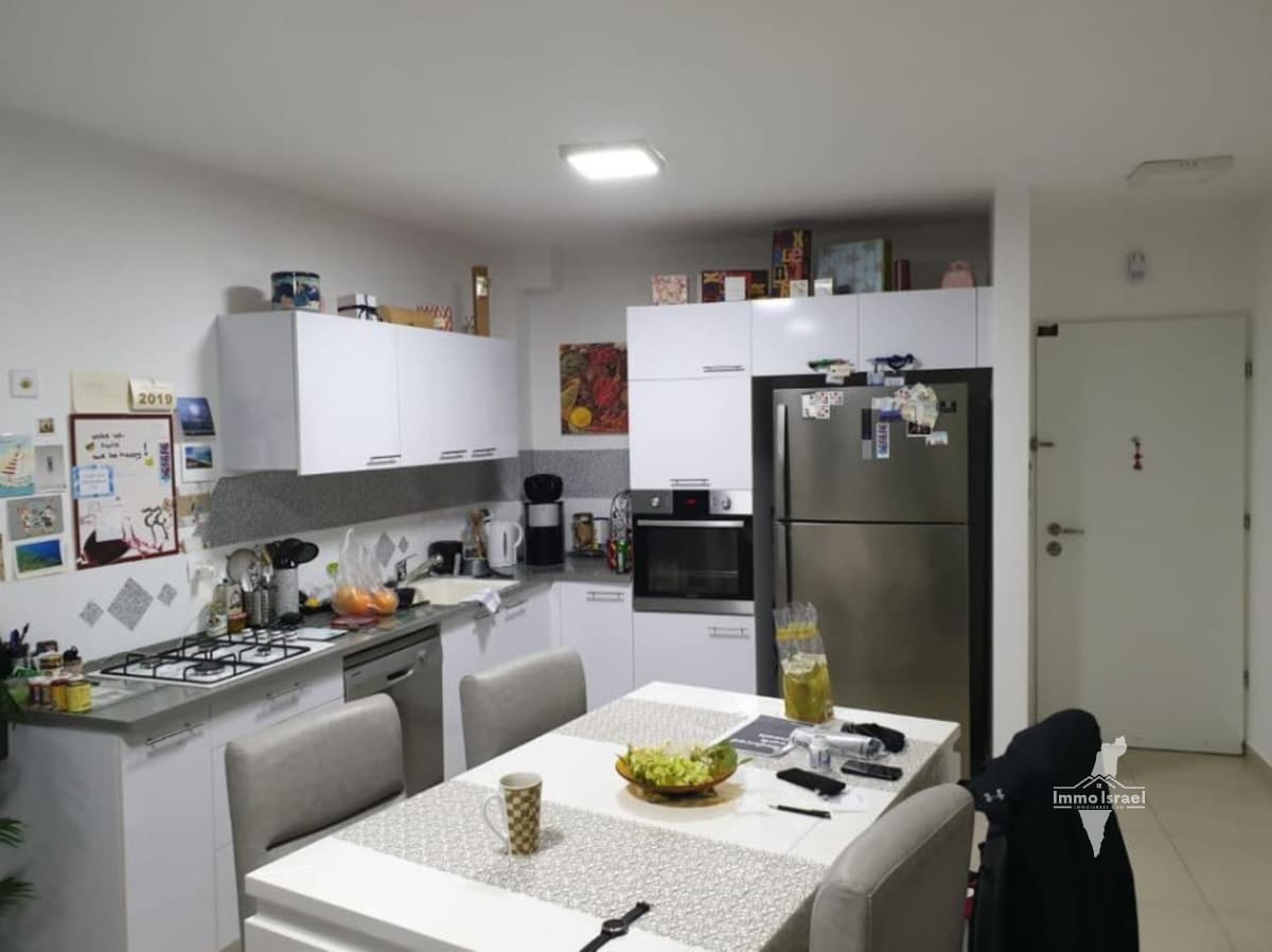 3-Room Apartment for Sale at Khevron Street, Tel Aviv-Yafo