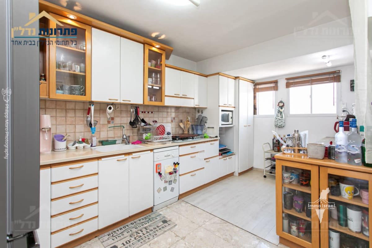 5-Room Penthouse for Sale in Vardiya Neighborhood, Haifa