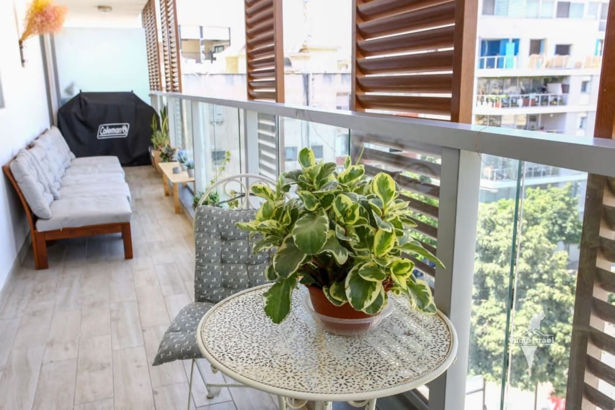 3-Room Apartment for Sale at 72 Yehuda ha-Levi Street, Tel Aviv-Yafo