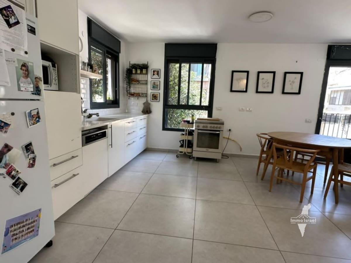 5-Room Apartment for Sale at 6 Rashi Street, Tel Aviv-Yafo