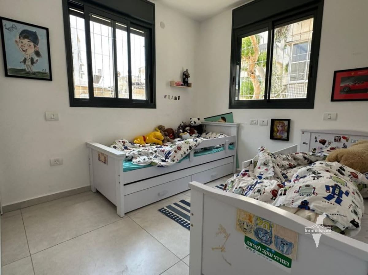 5-Room Apartment for Sale at 6 Rashi Street, Tel Aviv-Yafo