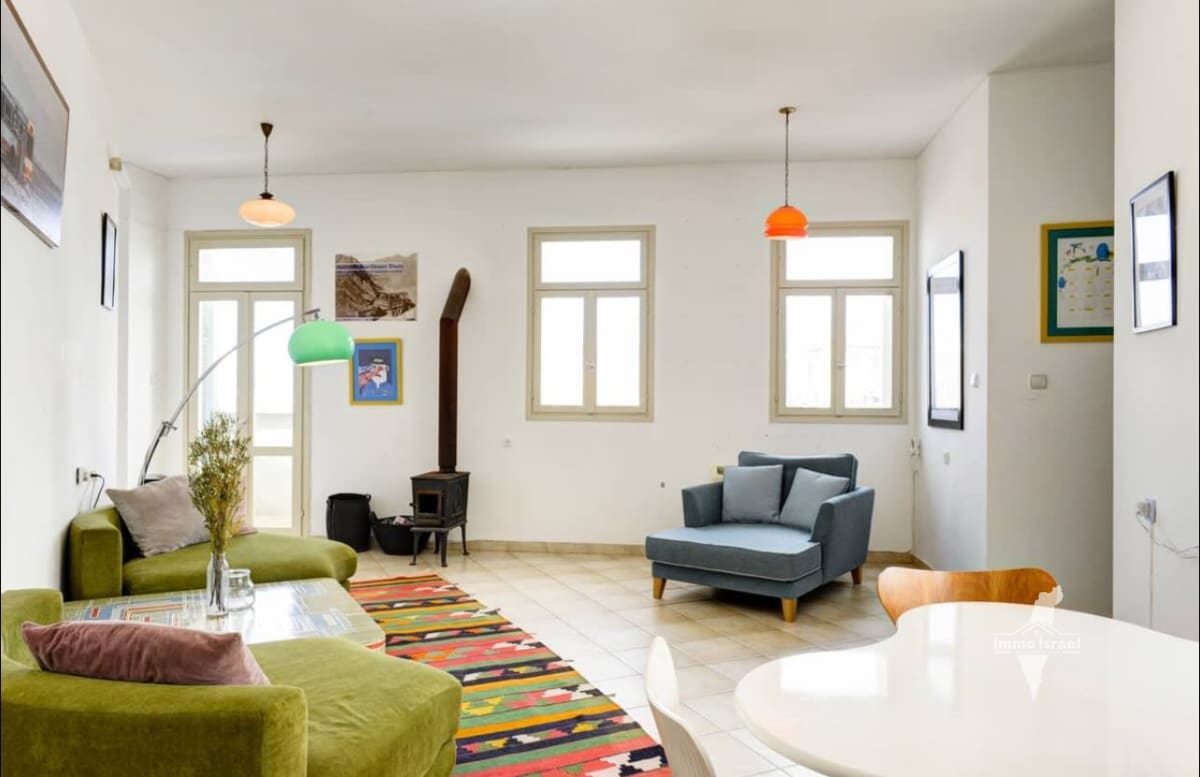 4-Room Rooftop Apartment for Sale at Rabbi Yohanan Street, Tel Aviv-Yafo