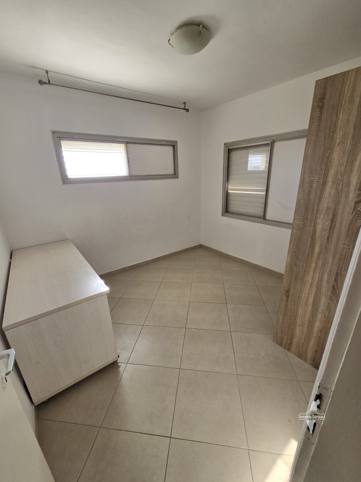 Appartement rénové de 4 pièces à louer sur la rue Mivtsa Uvda, Be'er Sheva