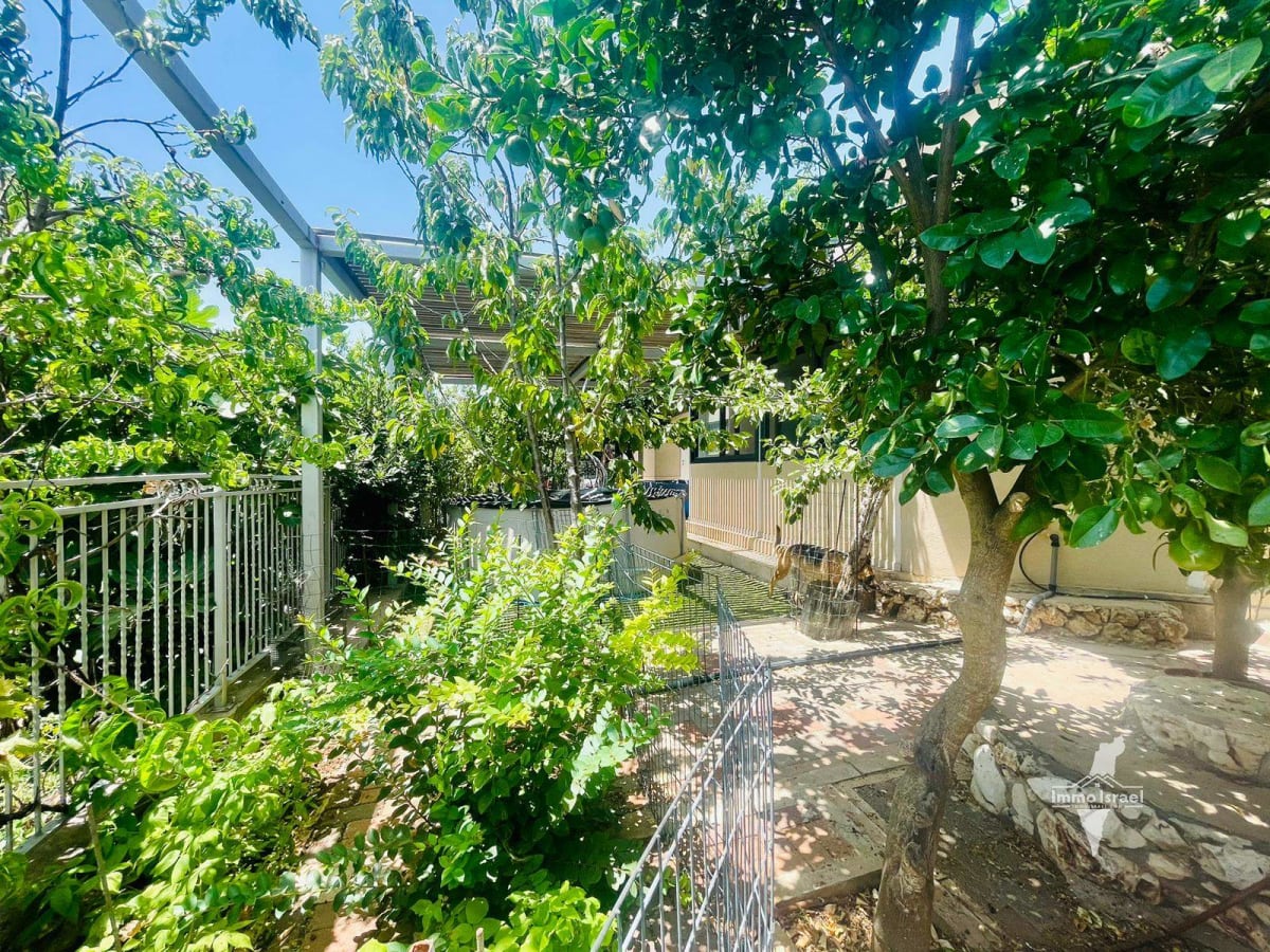 6-Room House for Sale at Sapir Street, Safed