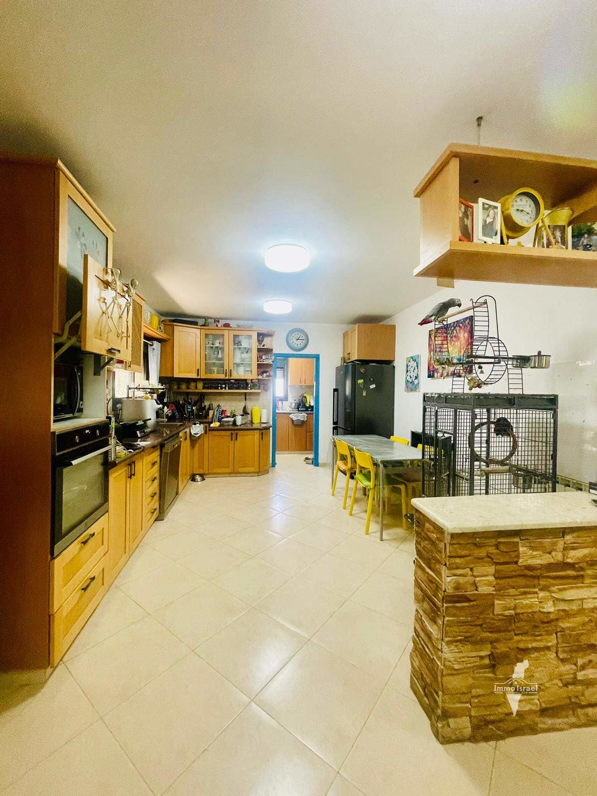 6-Room House for Sale at Sapir Street, Safed