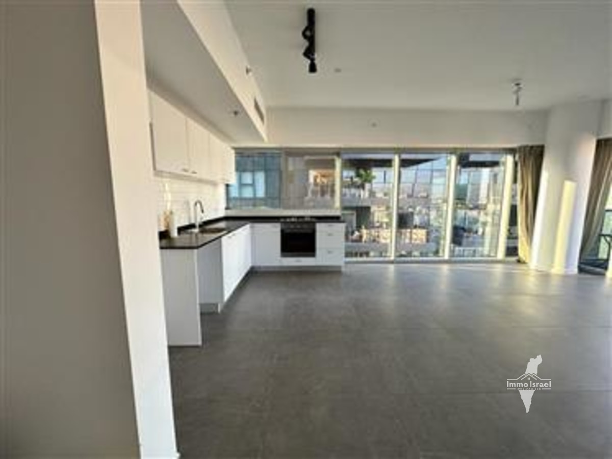 3-Room Apartment for Sale at 11 Kompert Street, Tel Aviv-Yafo