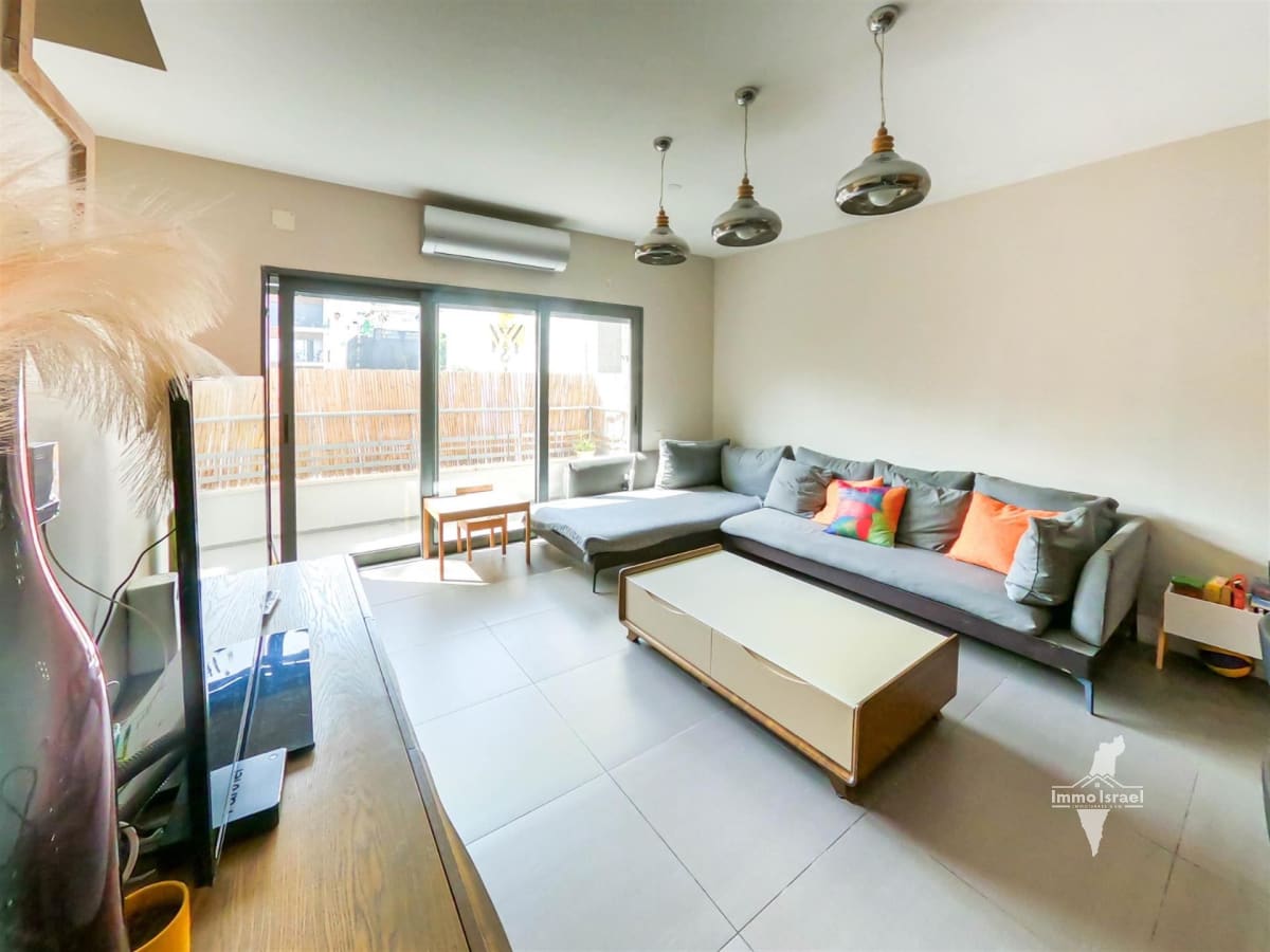 3-Room Apartment for Sale at HaAvoda Street, Tel Aviv-Yafo