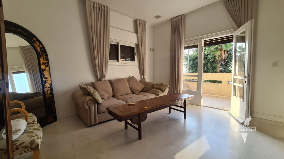 3-Room Apartment for Sale at HaYarkon Street, Tel Aviv-Yafo