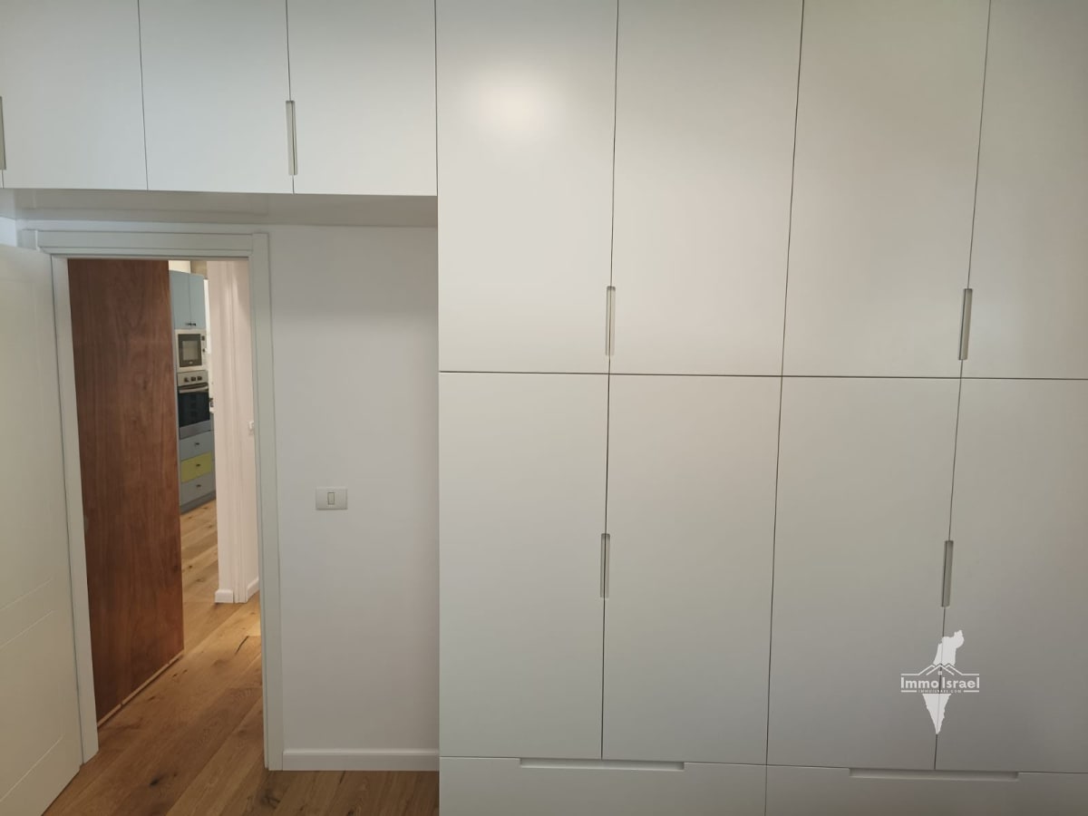 3-Room Apartment for Sale at 32 Sirkin Street, Tel Aviv-Yafo