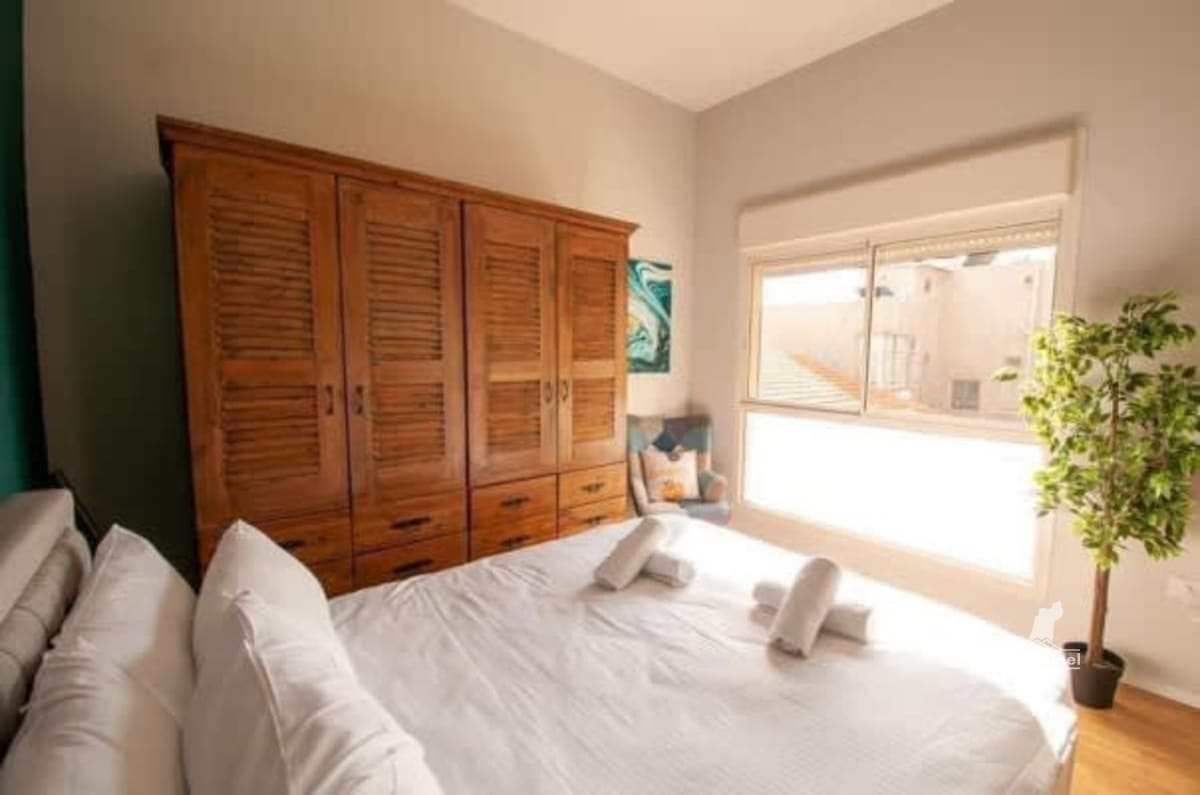 4-Room Penthouse for Sale at Raban Gamli'el Street, Tel Aviv-Yafo