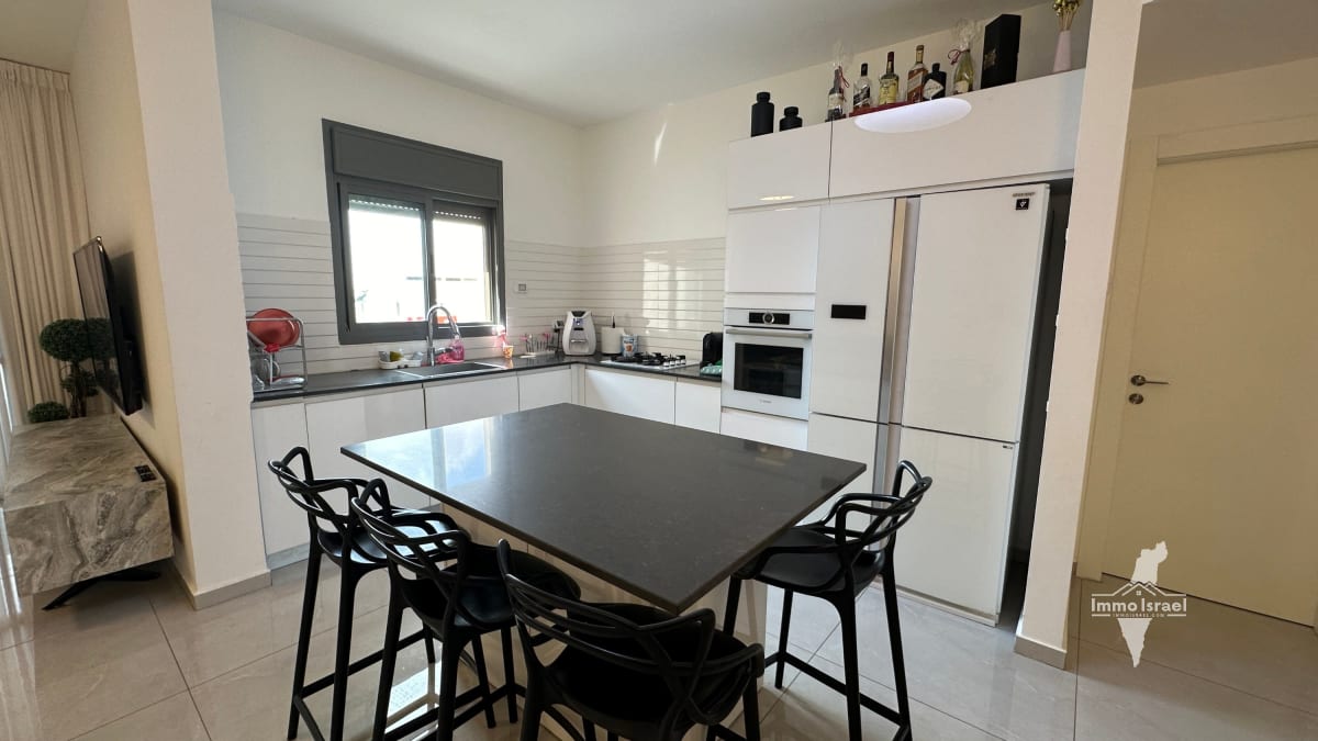 Mini-penthouse de 4 pièces à vendre sur la rue Yosef Burg, Be'er Sheva