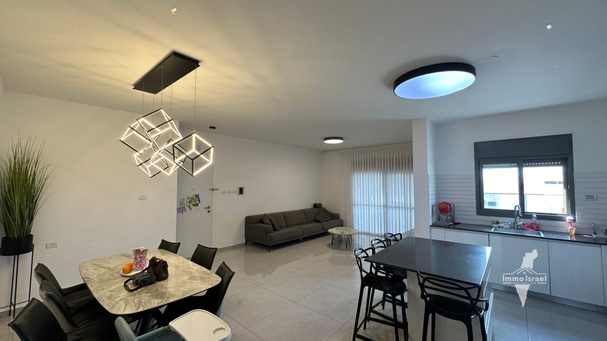 Mini-penthouse de 4 pièces à vendre sur la rue Yosef Burg, Be'er Sheva