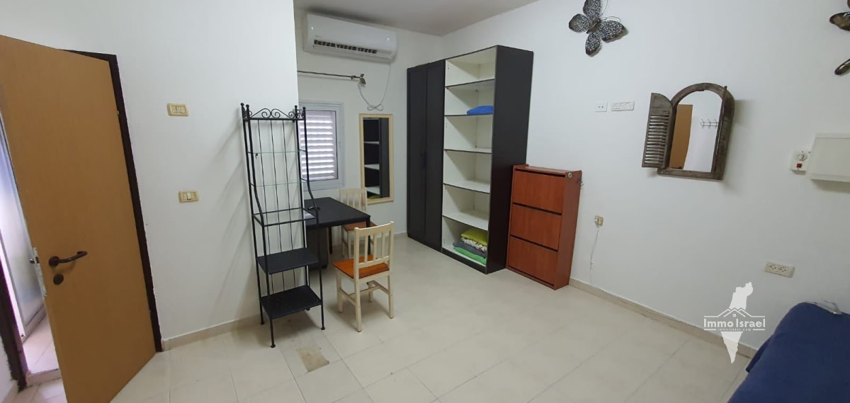 דירת 5 חדרים למכירה ברחוב הרצל, נתניה