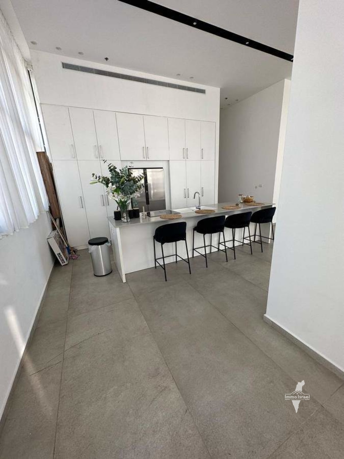 Duplex Penthouse 4-Room for Sale at Shalom Aleichem Street, Tel Aviv-Yafo