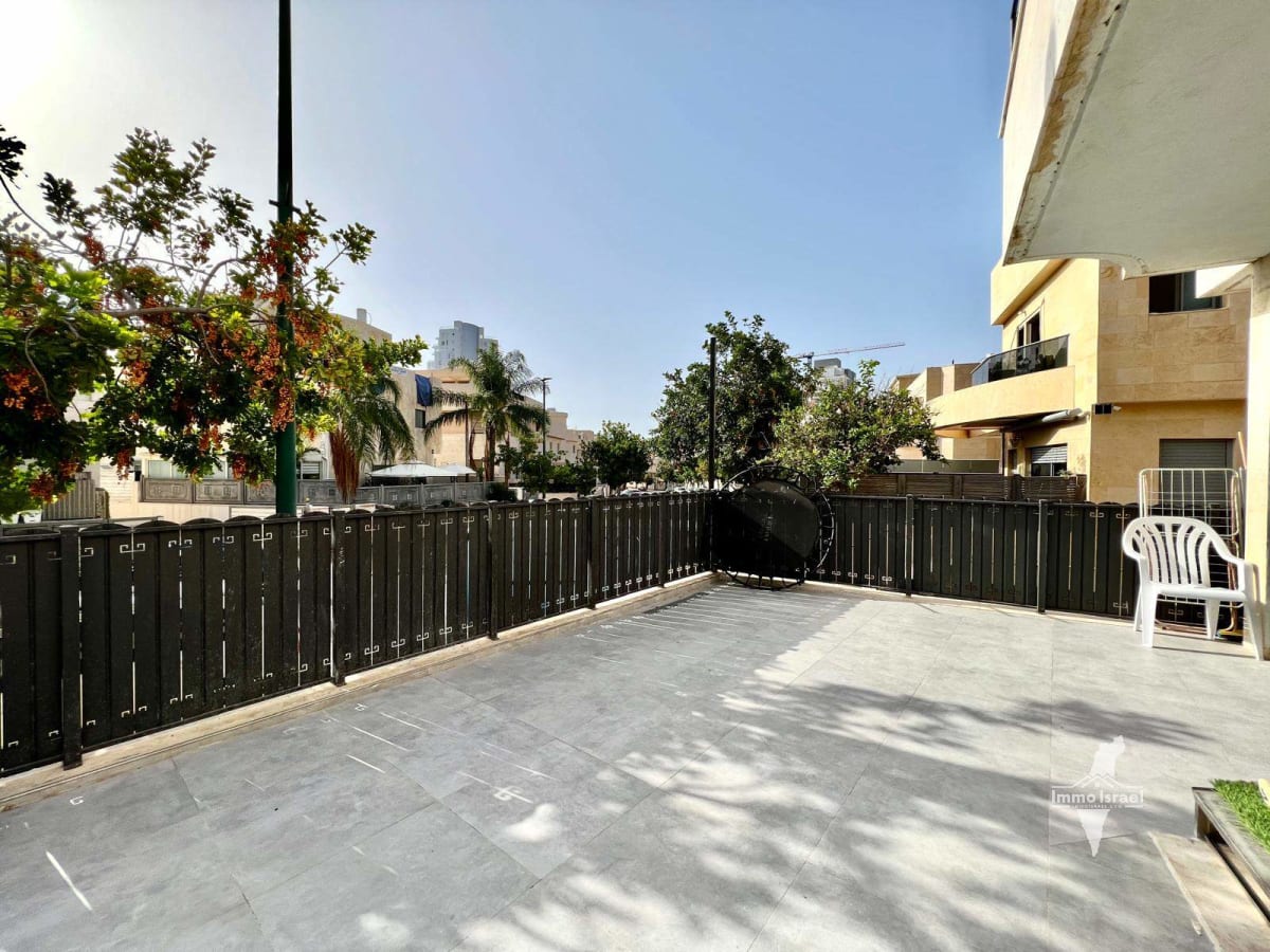 Renovated 6-Room Semi-Detached House for Sale at 19 HaRe'ut Street, Netanya