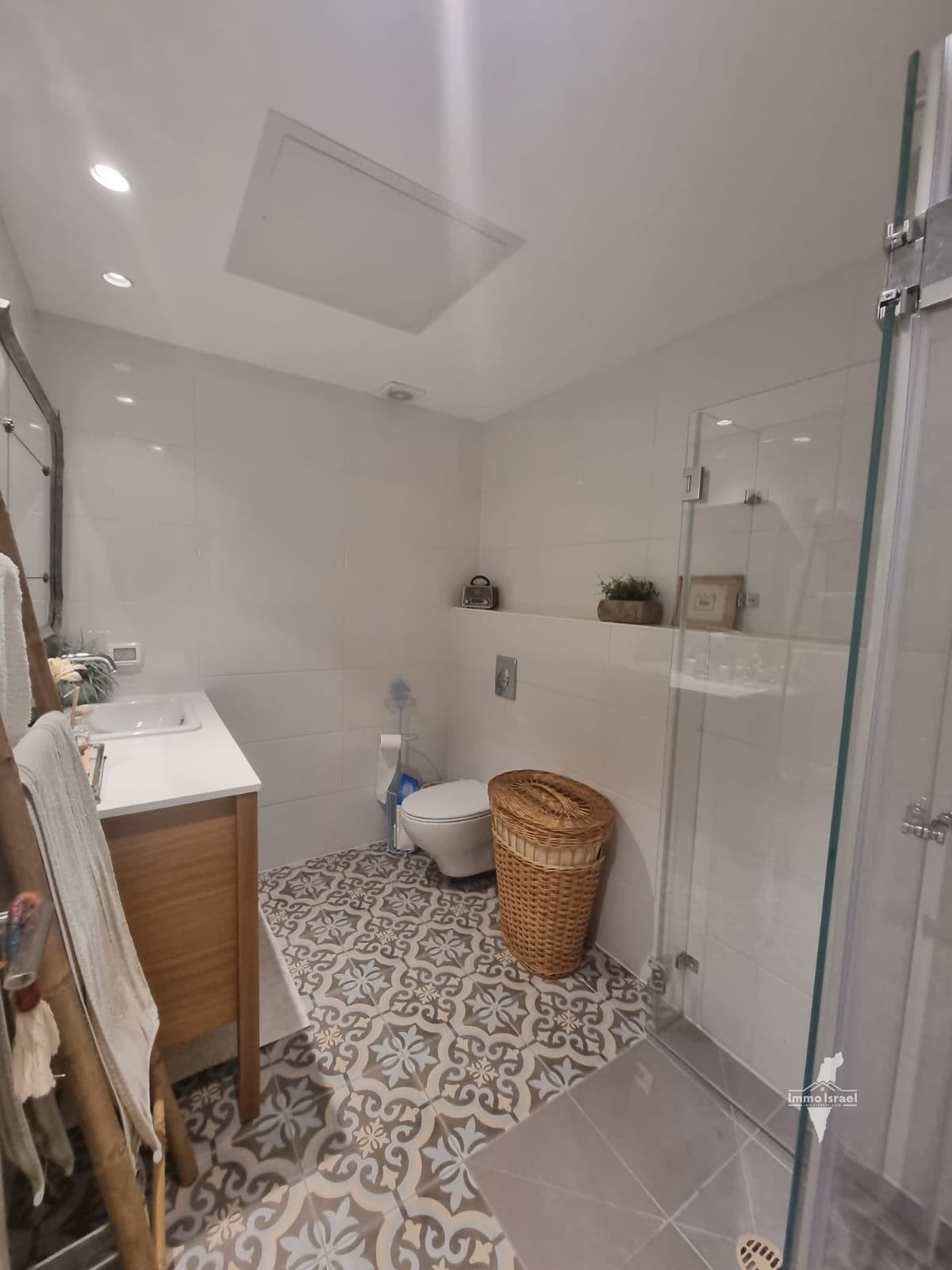 Luxury 3-Room Designer Apartment for Rent at HaMa'ayan Street, Ramat Gan