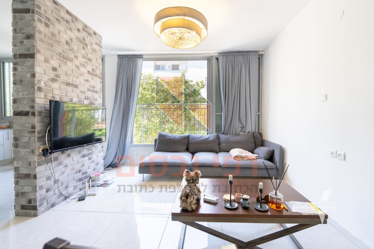 3.5-Room Apartment for Sale at Tar'ad Street, Ramat Gan