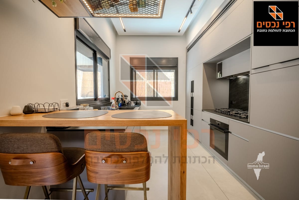 New and Luxurious 4-Room Garden Apartment for Sale at Heftman Street, Ramat Gan