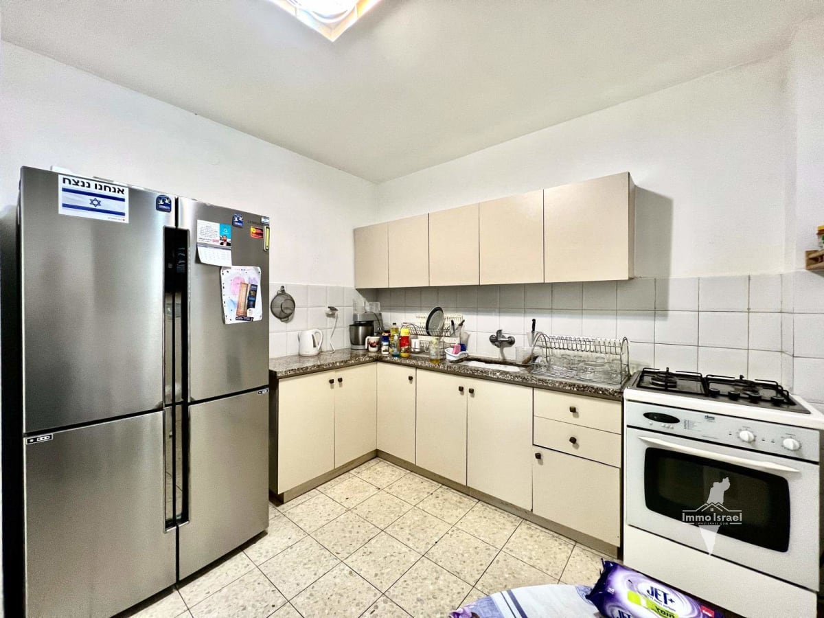 Spacious 4-Room Apartment for Sale at 3 Shlomo ha-Melekh Street, Netanya