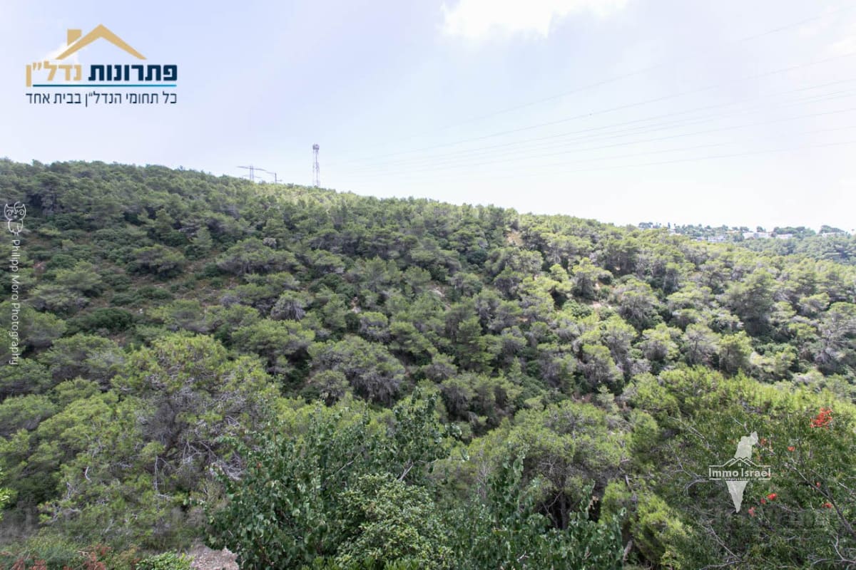 7.5-Room Garden Cottage for Sale at Morad Ha-Yasmin Street, Haifa