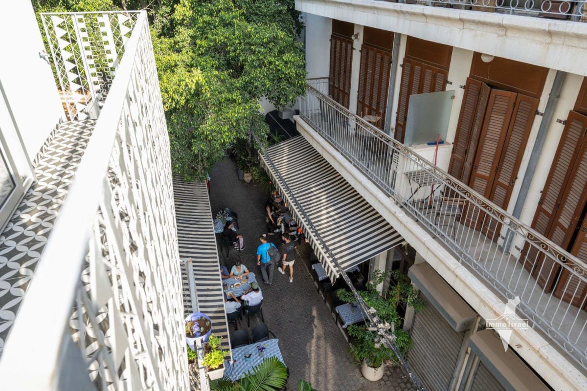 4-Room Duplex Penthouse with a Rooftop Pool for Sale at Malan Street, Tel Aviv-Yafo