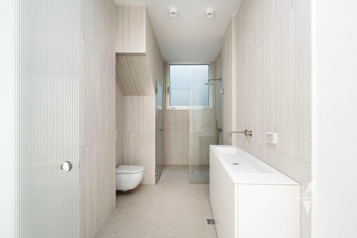 4-Room Duplex Penthouse with a Rooftop Pool for Sale at Malan Street, Tel Aviv-Yafo