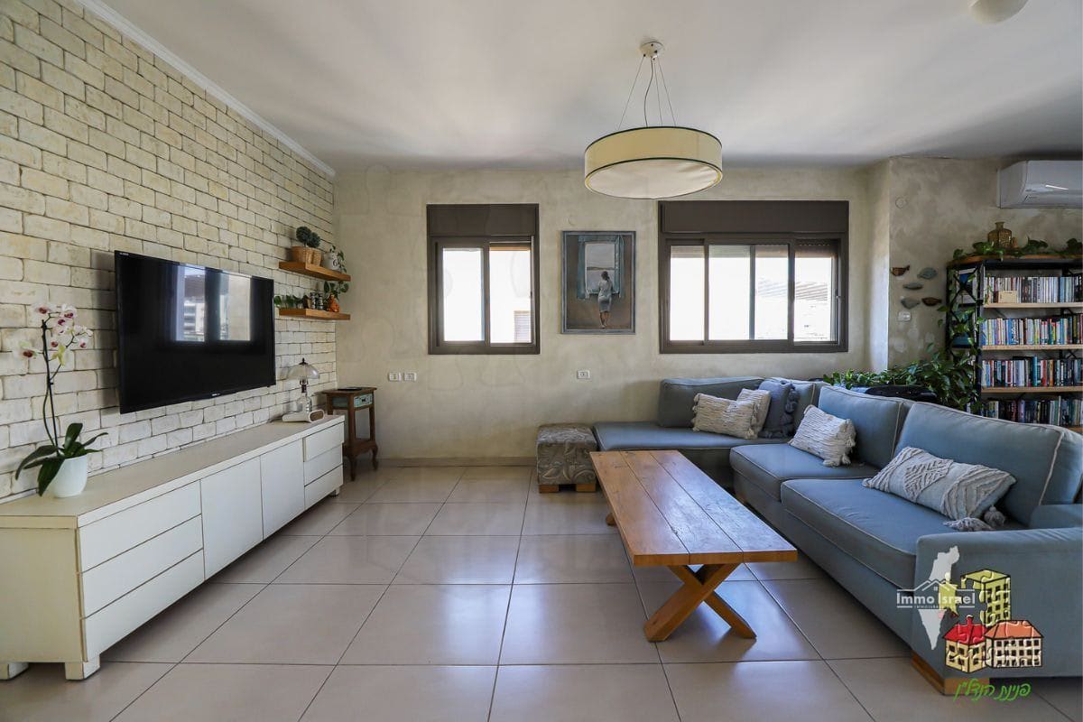 5-Room Penthouse for Sale at Moshe Lerer Street, Ness Ziona