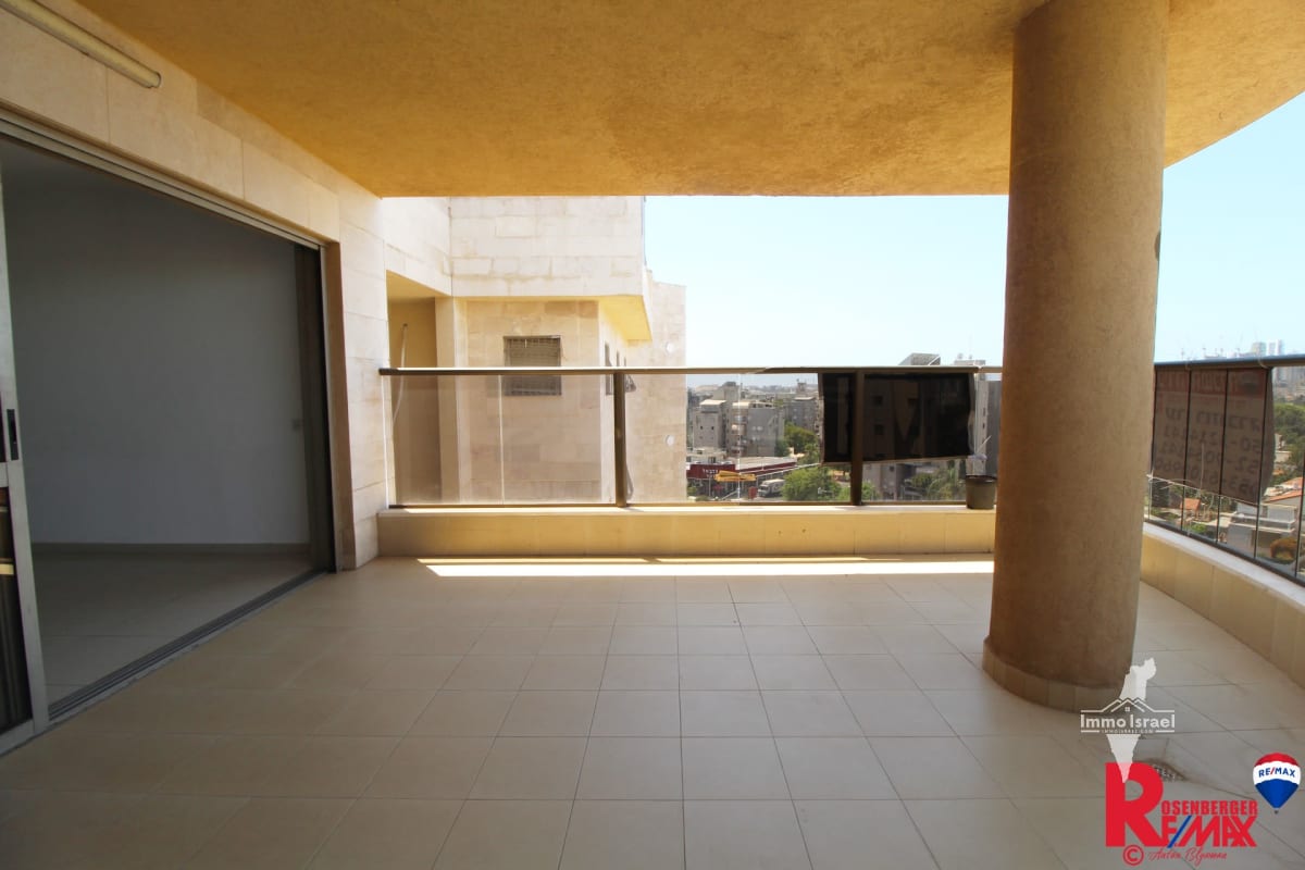 5.5-Room Apartment for Sale at 3 Uzi Narkis Street, Holon