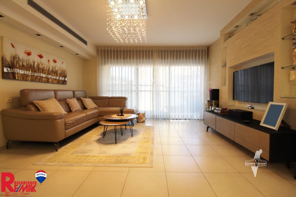 5-Room Apartment for Sale at 13 Ehud Manor Street, Holon