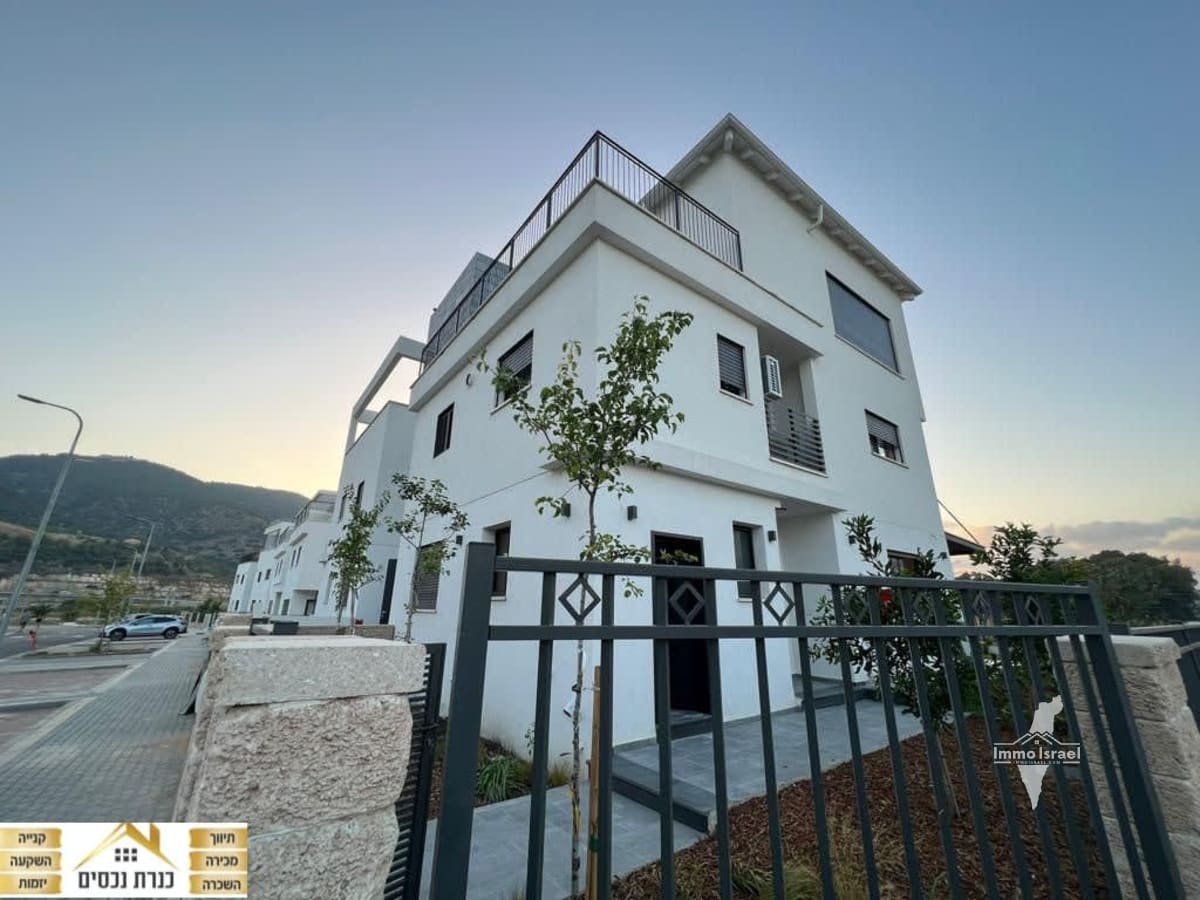 Maison jumelée de 6 pièces à vendre dans le quartier BeTsel HaOranim, Kiryat Tiv'on