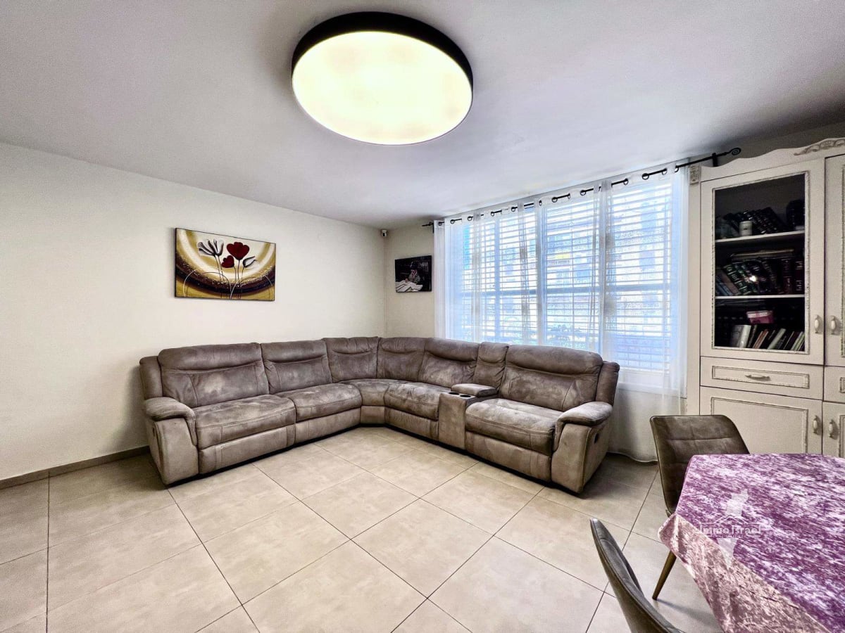 4-Room Apartment for Sale at 19 Avraham Shapira Street, Netanya