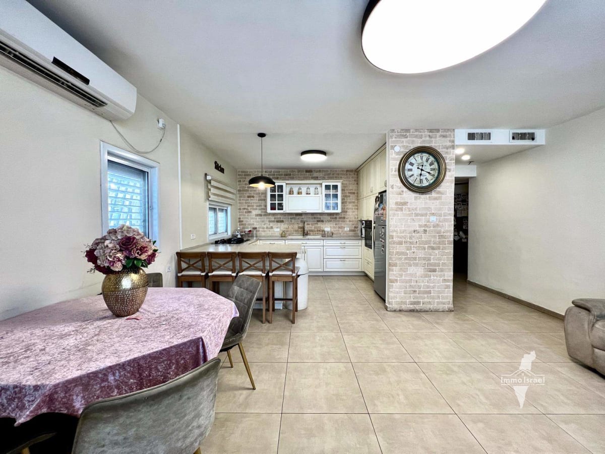 4-Room Apartment for Sale at 19 Avraham Shapira Street, Netanya