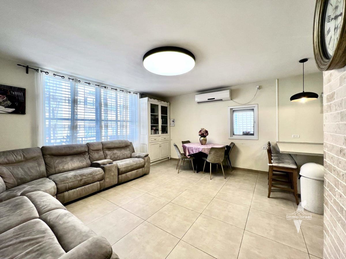 4-Room Apartment for Sale at 19 Avraham Shapira Street, Netanya