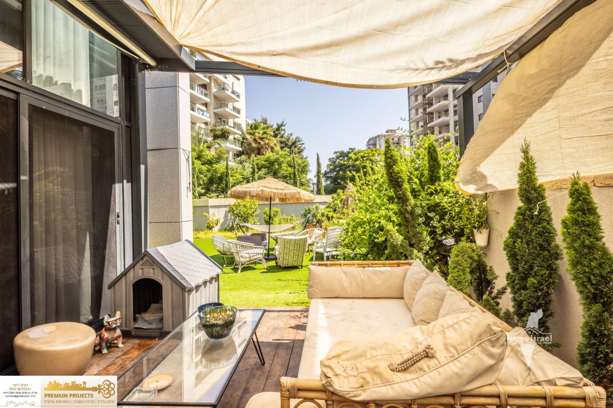 5-Room Garden Apartment for Rent at 20 Avshalom Khaviv Street, Tel Aviv-Yafo