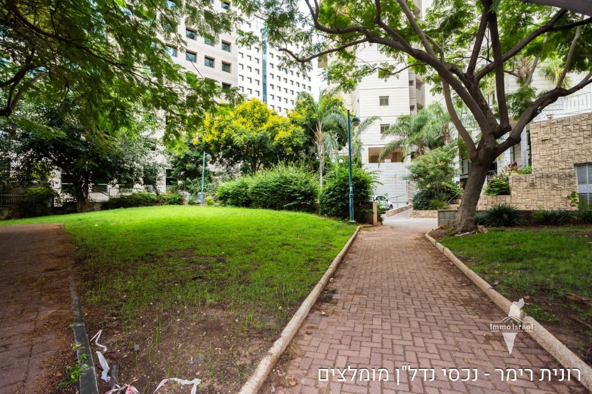 5-Room Apartment for Sale at 5 Harei HaGil'ad Street, Ramat Gan