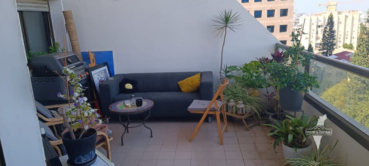 5-Room Apartment for Sale at 5 Harei HaGil'ad Street, Ramat Gan