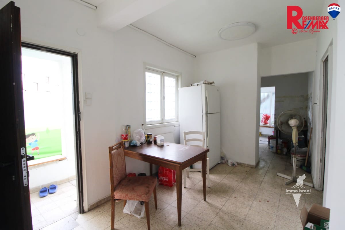 3-Room Cottage for Sale at 28 Ge'ulim Street, Holon