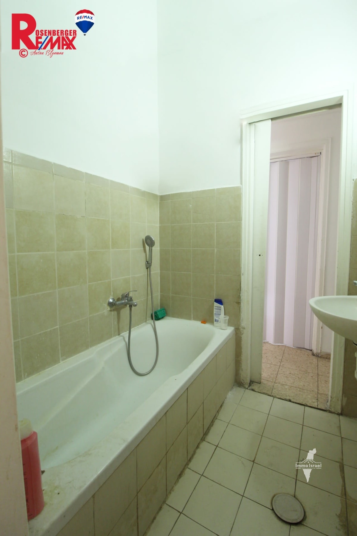 3-Room Cottage for Sale at 28 Ge'ulim Street, Holon