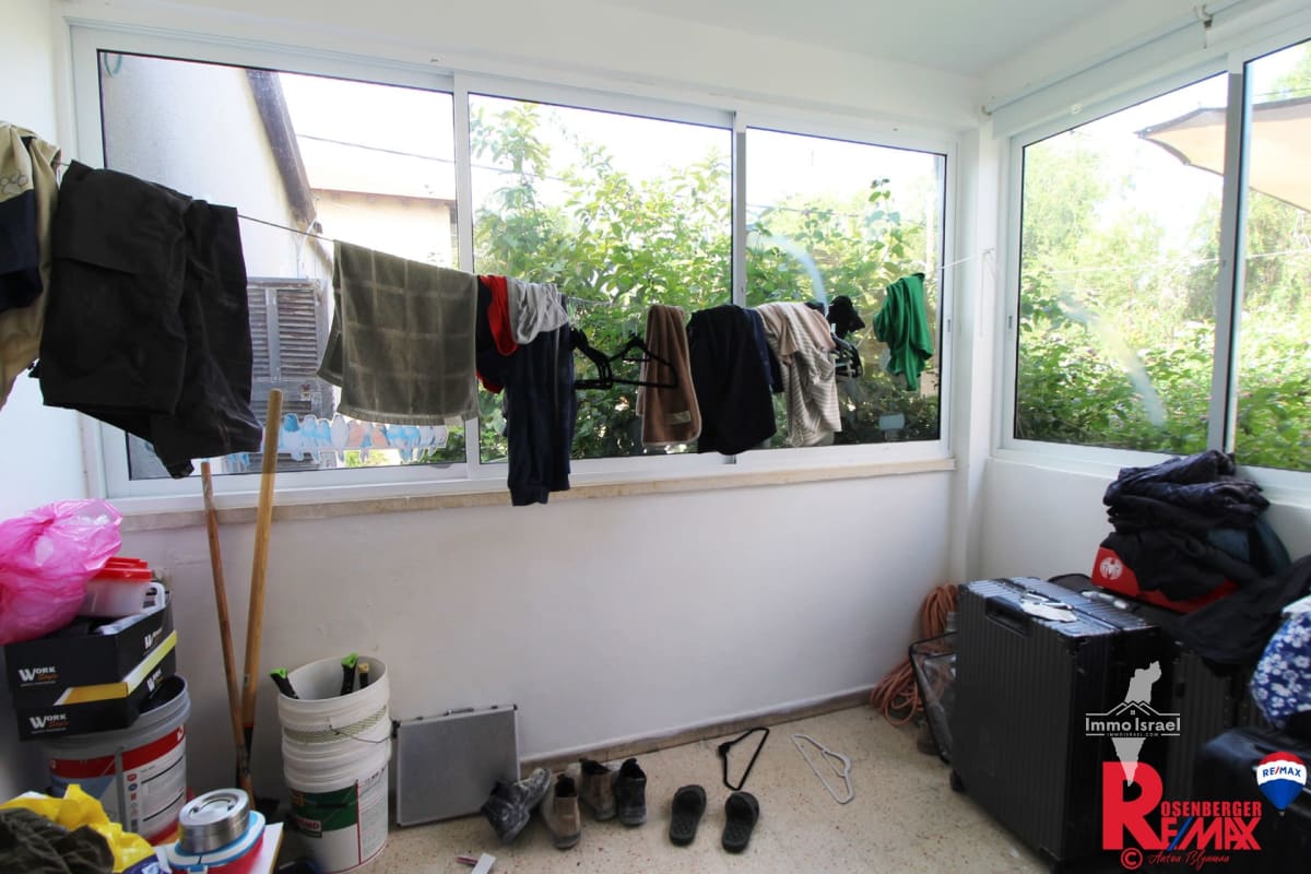 3-Room Cottage for Sale at 28 Ge'ulim Street, Holon